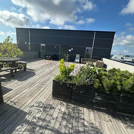 Appartamento Downtown With 2 Bedrooms And Balcony *