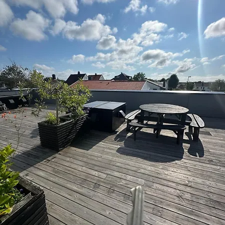 Downtown With 2 Bedrooms And Balcony דירה