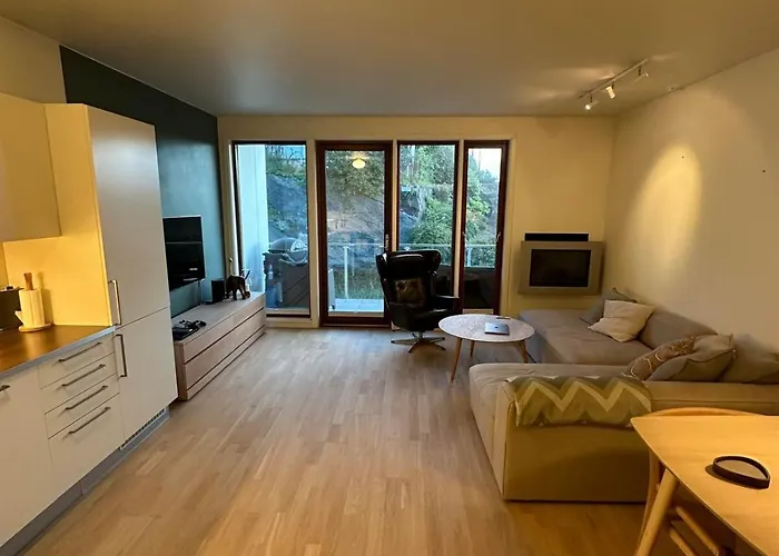 Downtown With 2 Bedrooms And Balcony דירה