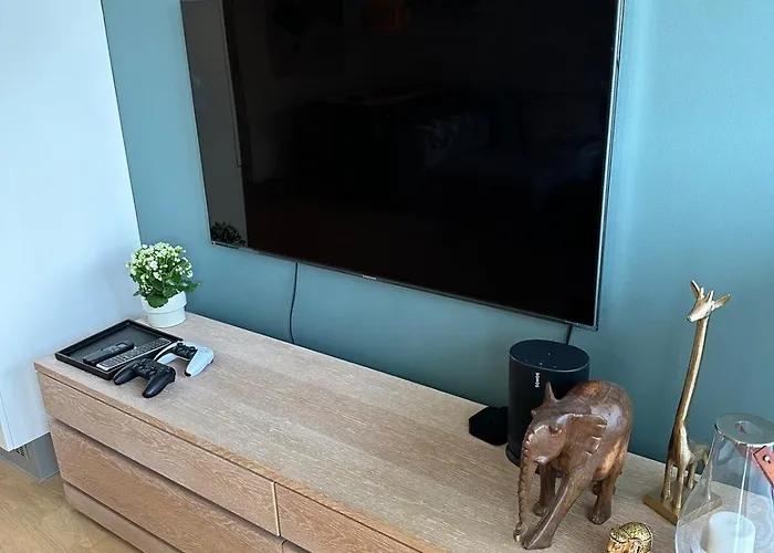 Downtown With 2 Bedrooms And Balcony