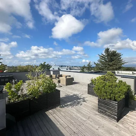 Downtown With 2 Bedrooms And Balcony Διαμέρισμα *